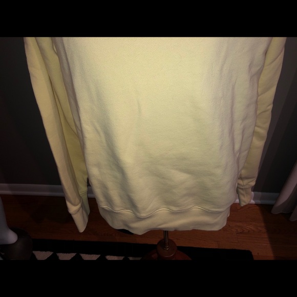 Men’s Yellow original penguin sweatshirt. size xl - Picture 3 of 9